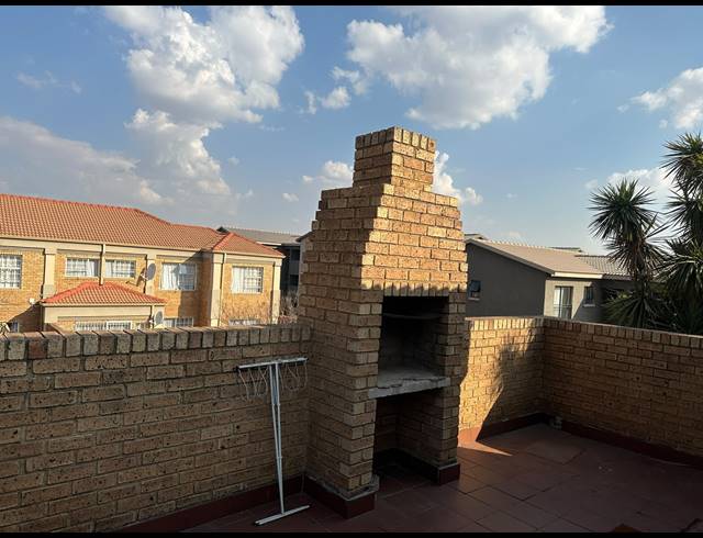 2 BEDROOM APARTMENT FOR SALE IN KENLEAF